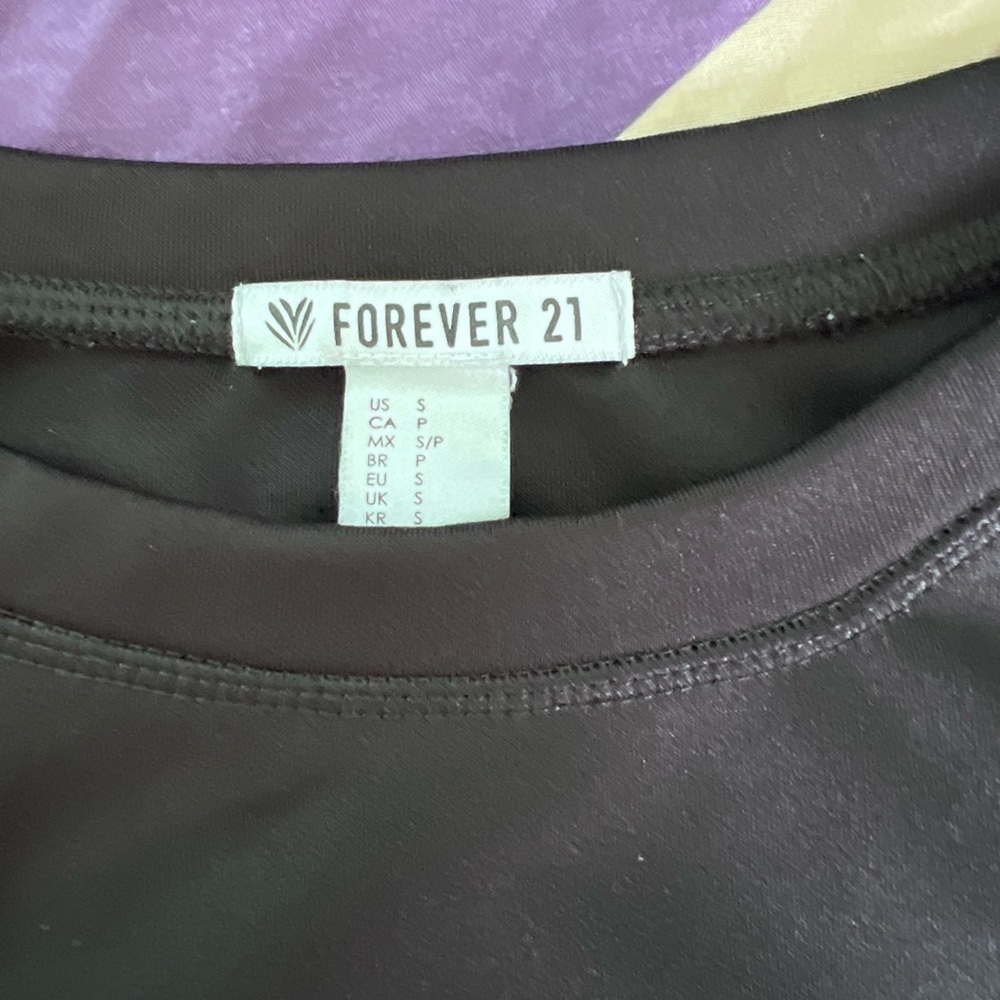 Forever 21 Black Crewneck Tee